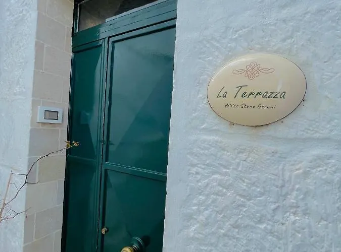 بيت للعطل White Stone- La Terrazza أوستوني